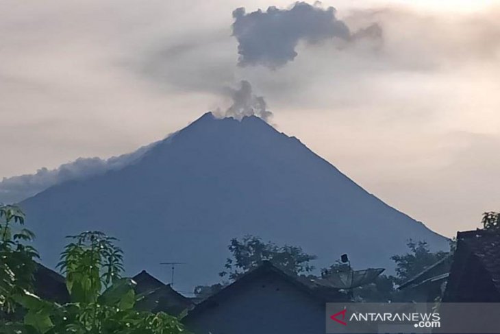 Erupsi Merapi tak berdampak hujan abu di Magelang