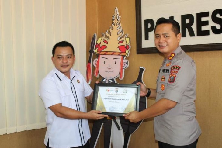 Bawaslu berikan penghargaan kepada Kapolres Nias
