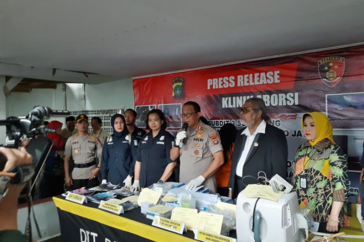 Polisi grebek klinik aborsi ilegal, 903 janin bayi dibuang ke septik tank