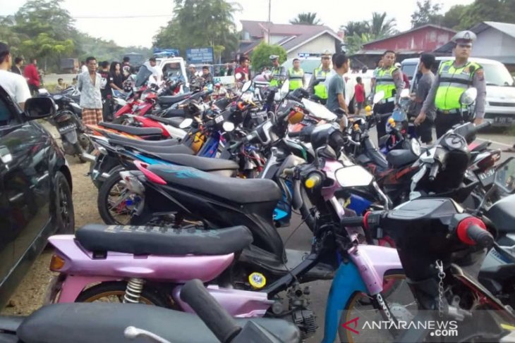 Polres HST tilang 43 pelanggar yang sering balap liar di jalan lingkar