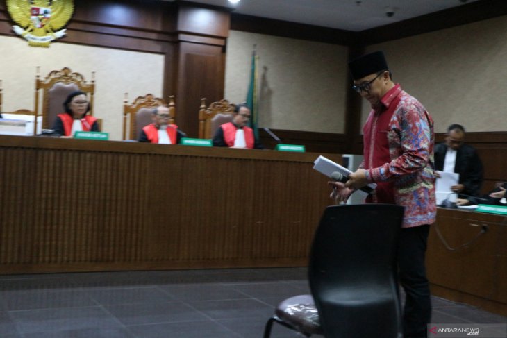 Imam Nahrawi didakwa terima suap-gratifikasi Rp20,148 miliar