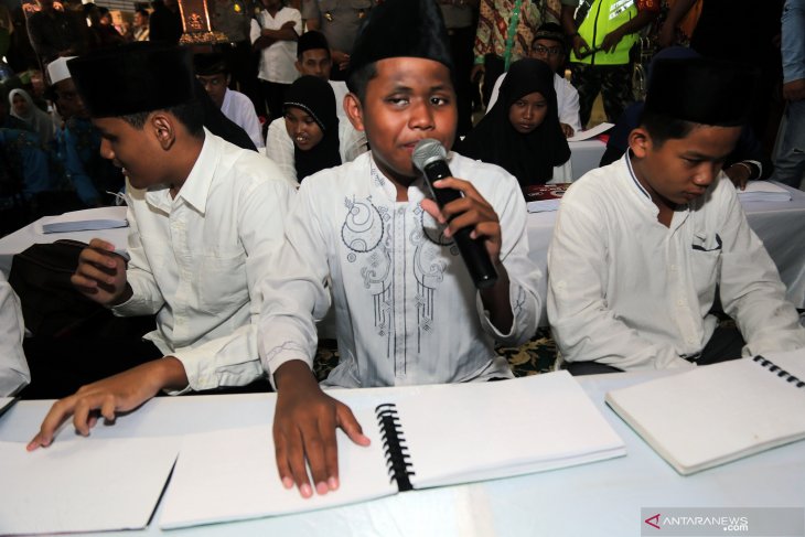 Peluncuran pelatihan membaca Al Quran braile