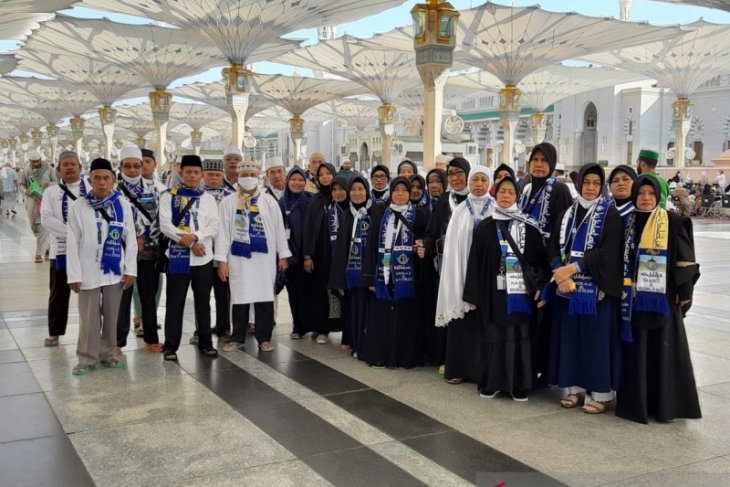 Cegah penyebaran corona, Arab Saudi tangguhkan pelayanan umrah