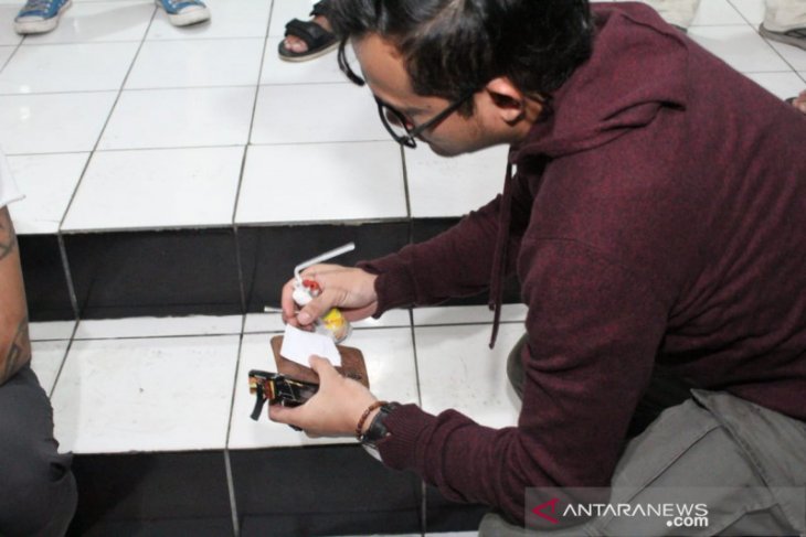 Tiga pemuda diciduk polisi bawa sabu-sabu