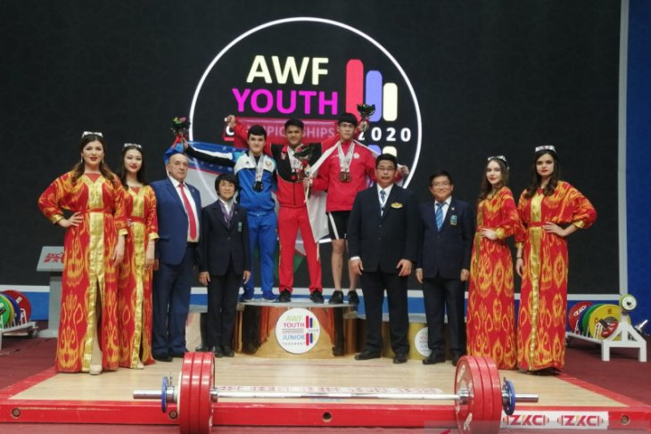 Lifter Rizky Juniansyah pecahkan dua rekor dunia remaja