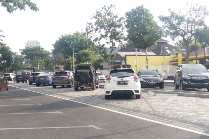Dishub Surabaya: Tidak ada yang dilanggar parkir di Jalan Wijaya Kusuma