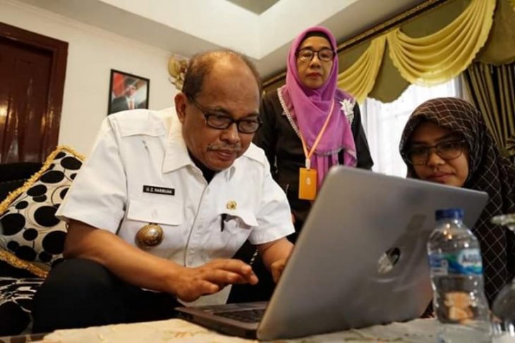 Wali Kota Tebing Tinggi isi formulir SP 2020 secara online