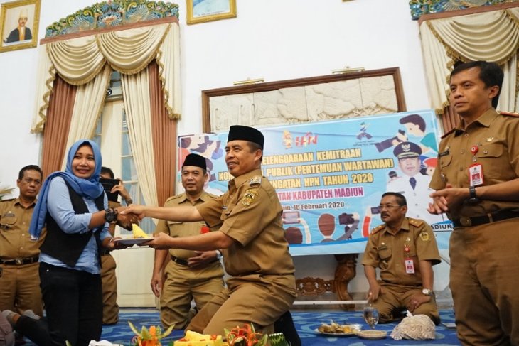 Wabup Madiun minta wartawan berikan informasi yang sehat