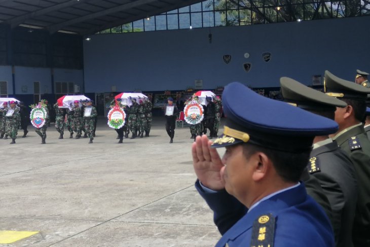 Panglima TNI dan Kapolri hadiri pelepasan jenazah empat prajurit TNI AD korban Helikopter Mi-17