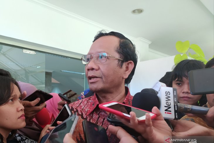 Mahfud MD sebut pencabutan kewarganegaraan terlibat ISIS tak lewat pengadilan
