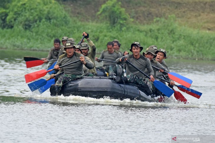 Lomba dayung prajurit taifib marinir