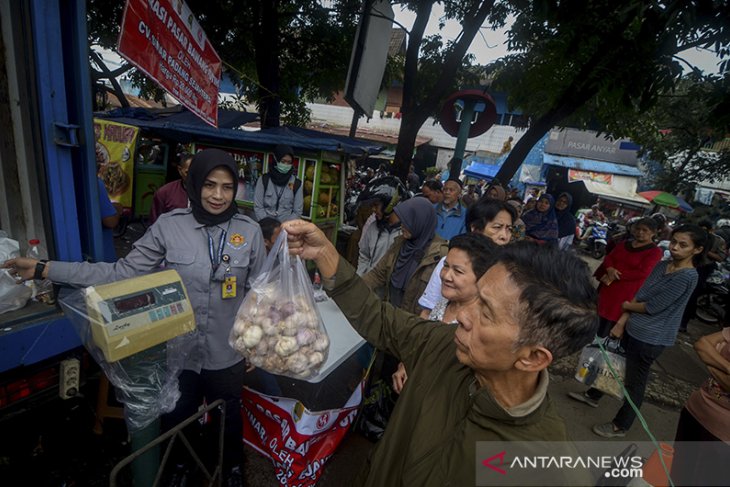 Operasi pasar bawang putih 