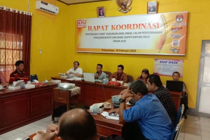 Dua pasang calon jalur independen datangi KPU Kapuas Hulu