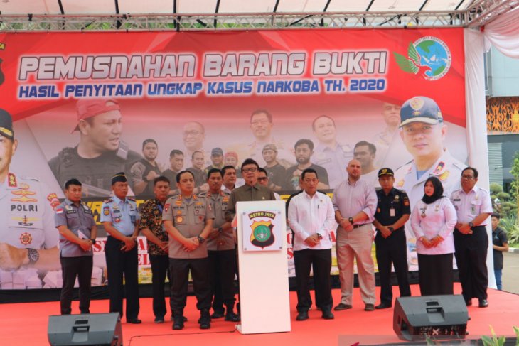 Police destroys 1.3 tons marijuana, hundreds of kilograms of narcotics