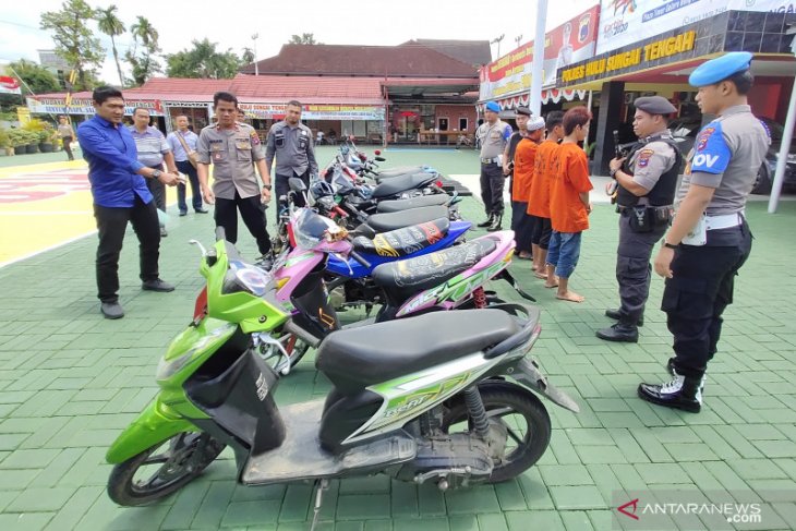 Polres HST Bekuk tujuh tersangka Curanmor