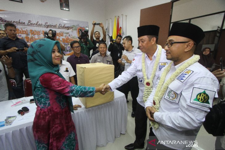 Penyerahan Berkas Syarat Dukungan Perseorangan