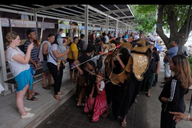 Tradisi Ngelawang Hari Raya Galungan