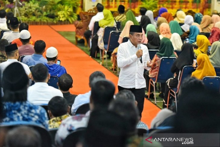 Gubsu sosialisasi dampak tambang ilegal di Madina