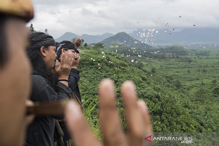 Peringatan 15 tahun tragedi longsor sampah di eks TPA Leuwigajah