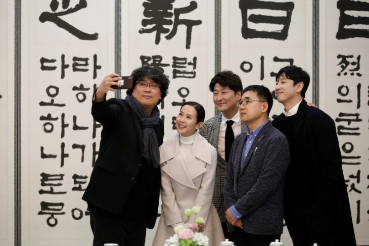 Trump ejek Oscar yang menangkan film Korsel 'Parasite'