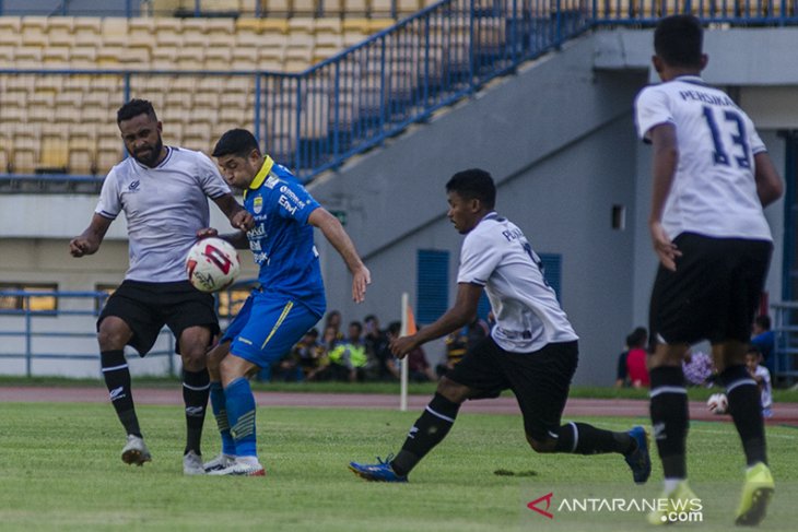 Uji Coba Persib Bandung melawan Persikabo 