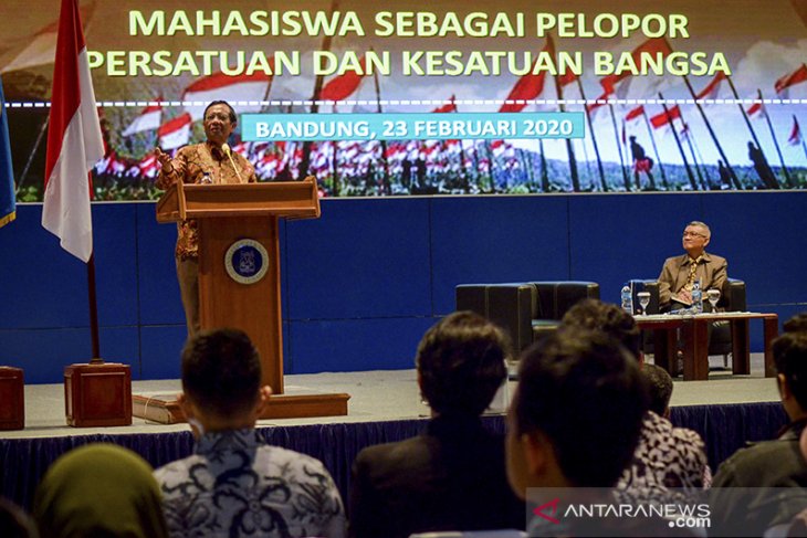 Seminar bela negara Menkopolhukam 