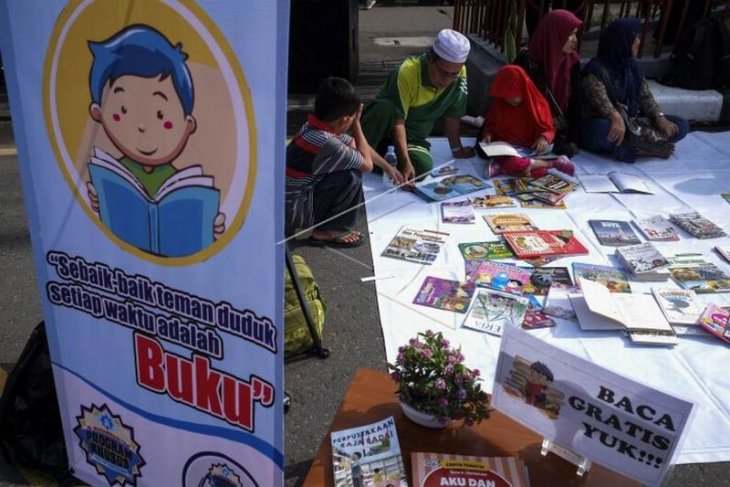 Program budaya literasi keluarga