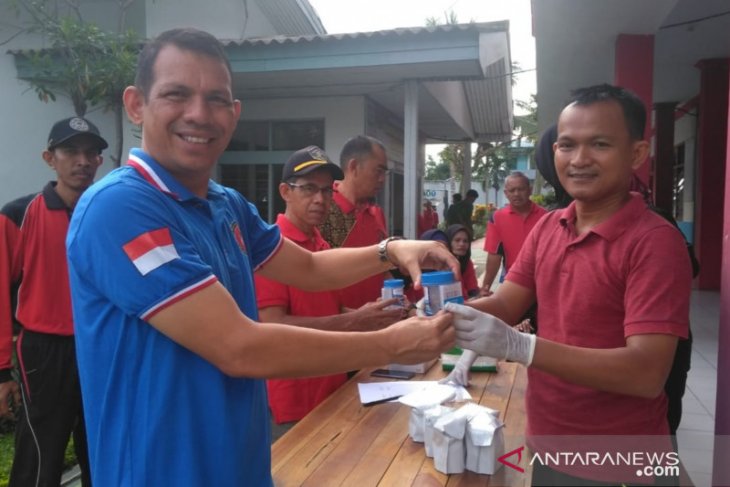 Petugas dan warga binaan Rutan Barabai dites urine