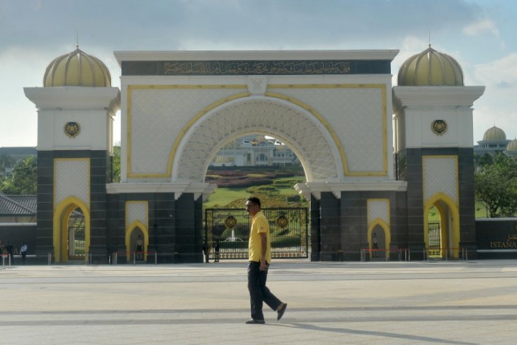 Raja Malaysia minta Mahathir Mohammad sebagai PM sementara