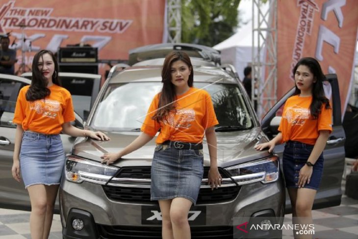 Foto - Suzuki luncurkan mobil tipe XL7 di Gorontalo