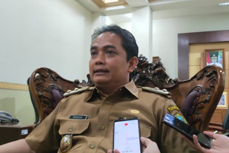 Pemkot Pontianak minta PLN-Telkom membenahi kabel dan tiang