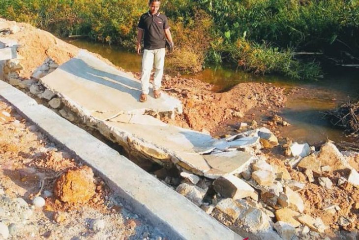 Belum setahun dibangun, saluran irigasi sudah jebol di Aceh Jaya