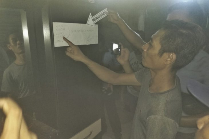 Diduga depresi dan gantung diri, tinggalkan sepucuk surat
