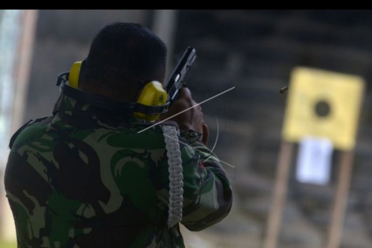 TNI AU latihan menembak