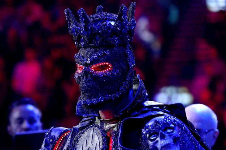 Wilder sebutkan bahwa kostum seberat 18kg biang kerok kekalahannya
