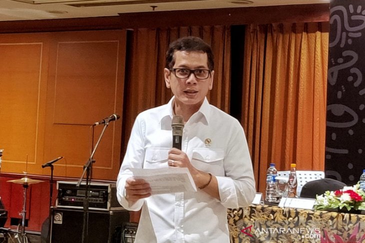 Kemenparekraf Wishnutama utamakan lindungi kesehatan masyarakat terkait COVID-19