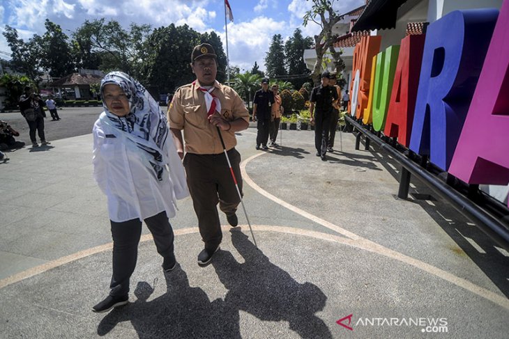 Orientasi dan mobilitas siswa tunanetra 