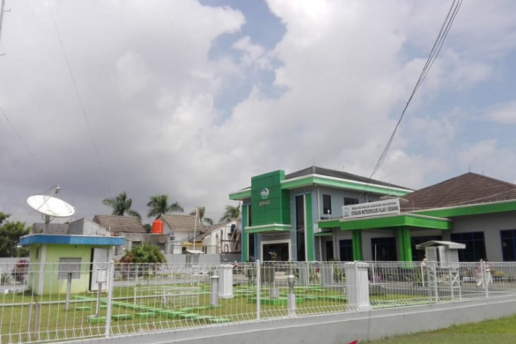 BMKG minta masyarakat waspadai puncak musim hujan