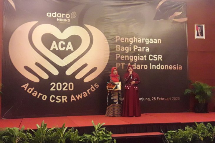 Adaro berikan penghargaan bagi 10 penggiat CSR