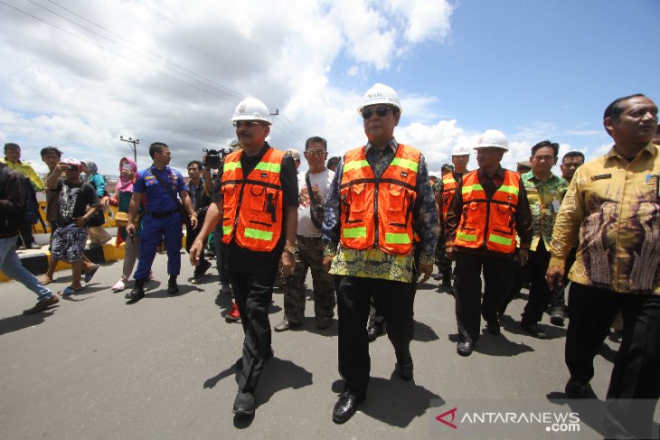 Gubernur Resmikan Jembatan Sungai Lulut