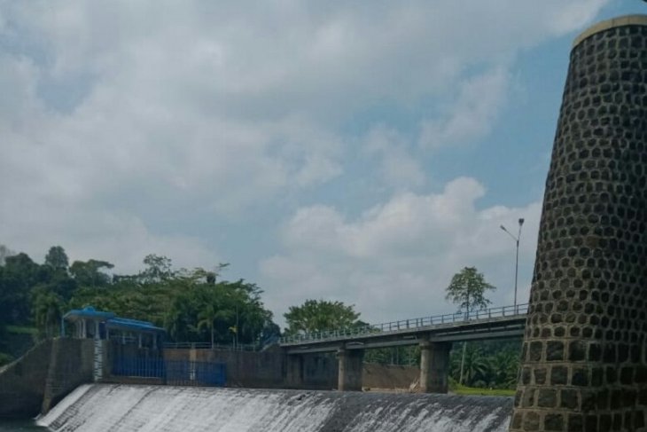 Mukomuko rehabilitasi saluran irigasi yang rusak