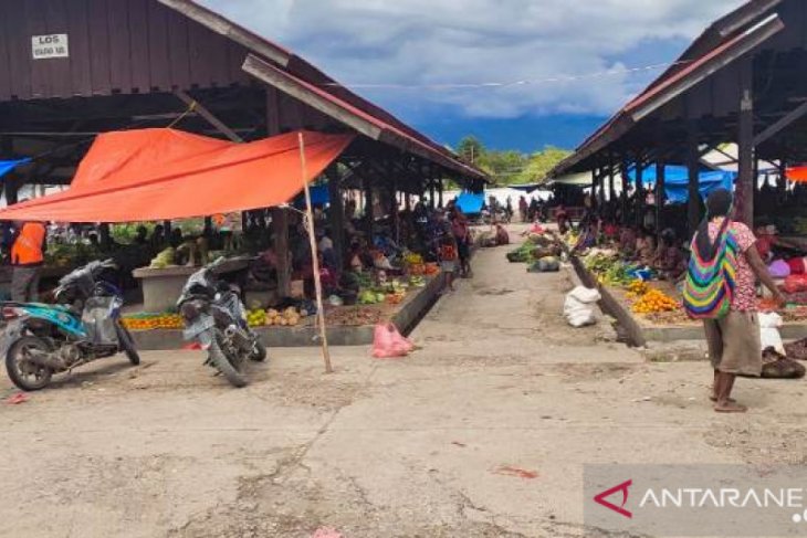 Satpol PP tempatkan 10 personel lindungi mama-mama Papua