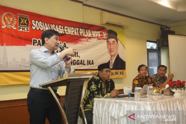 Anggota Komisi III DPR minta para kades jaga persatuan