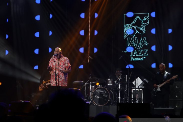 Phil Perry tampil emosional di panggung Java Jazz 2020