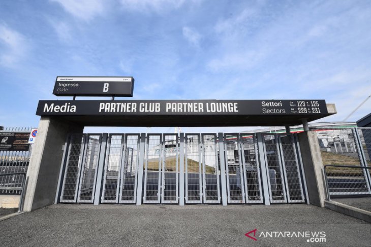 Kurang dari 24 jam digelar, laga Juve vs Milan ditunda karena virus corona