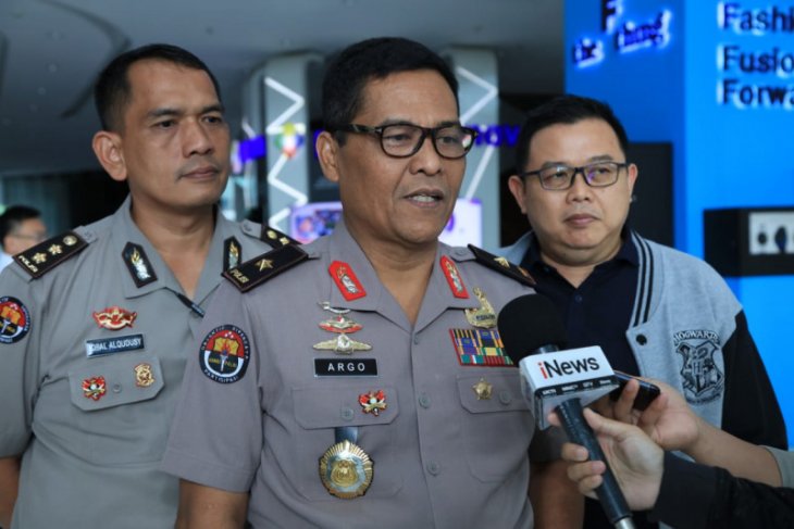 Polri minta masyarakat bisa pilah informasi virus corona di internet