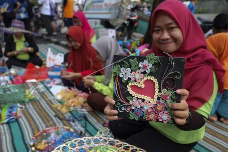 Kerajinan kreasi berbahan sampah