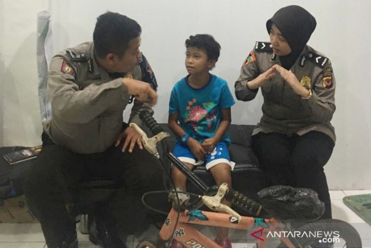Caca, anak tuna rungu yang sempat hilang telah diantar pulang