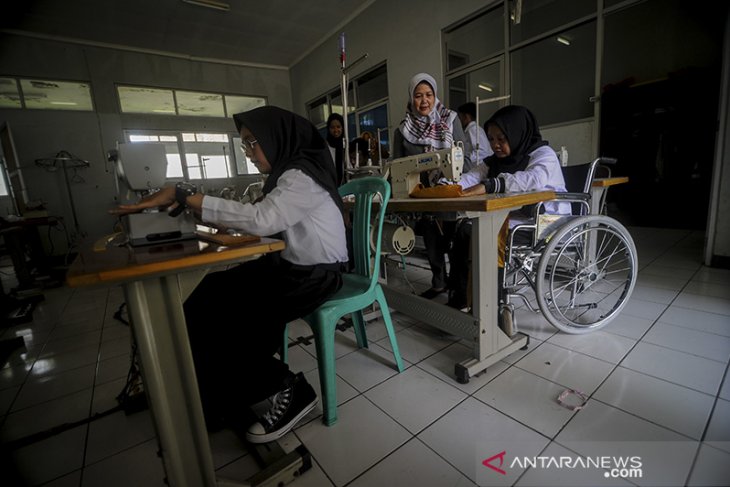 Rehabilitasi sosial penyandang disabilitas