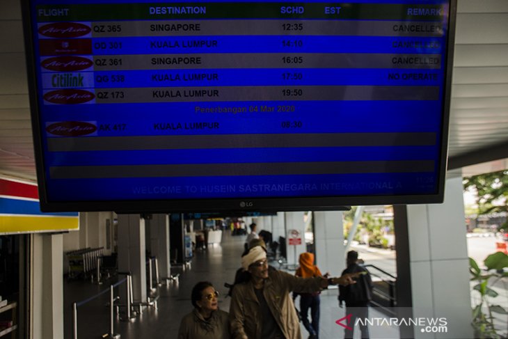 Penerbangan internasional Bandara Husein dibatalkan 
